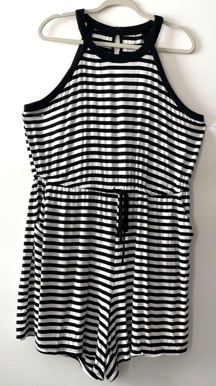 Torrid Super Soft Romper Womens 2 2X Black White Striped Halter Neck Pockets